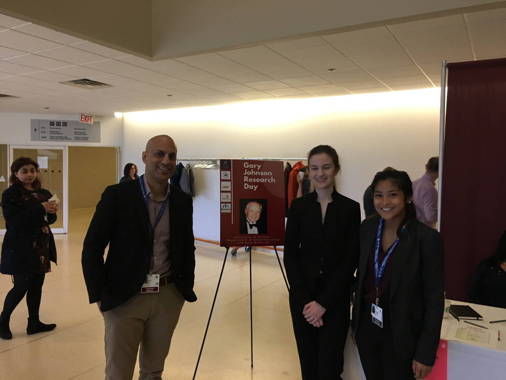 2018-05 - Jenna MacNeil wins thirdplace in DAPM Research Day.JPG